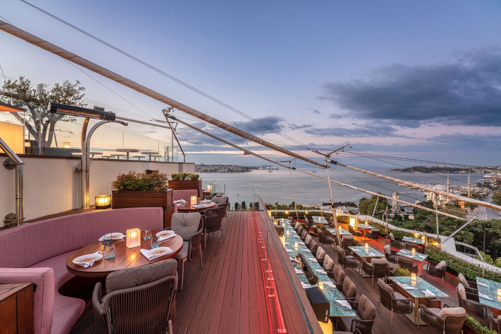 Boğaz’da yükselen ritim ve gastronomi buluşması: 16 roof
