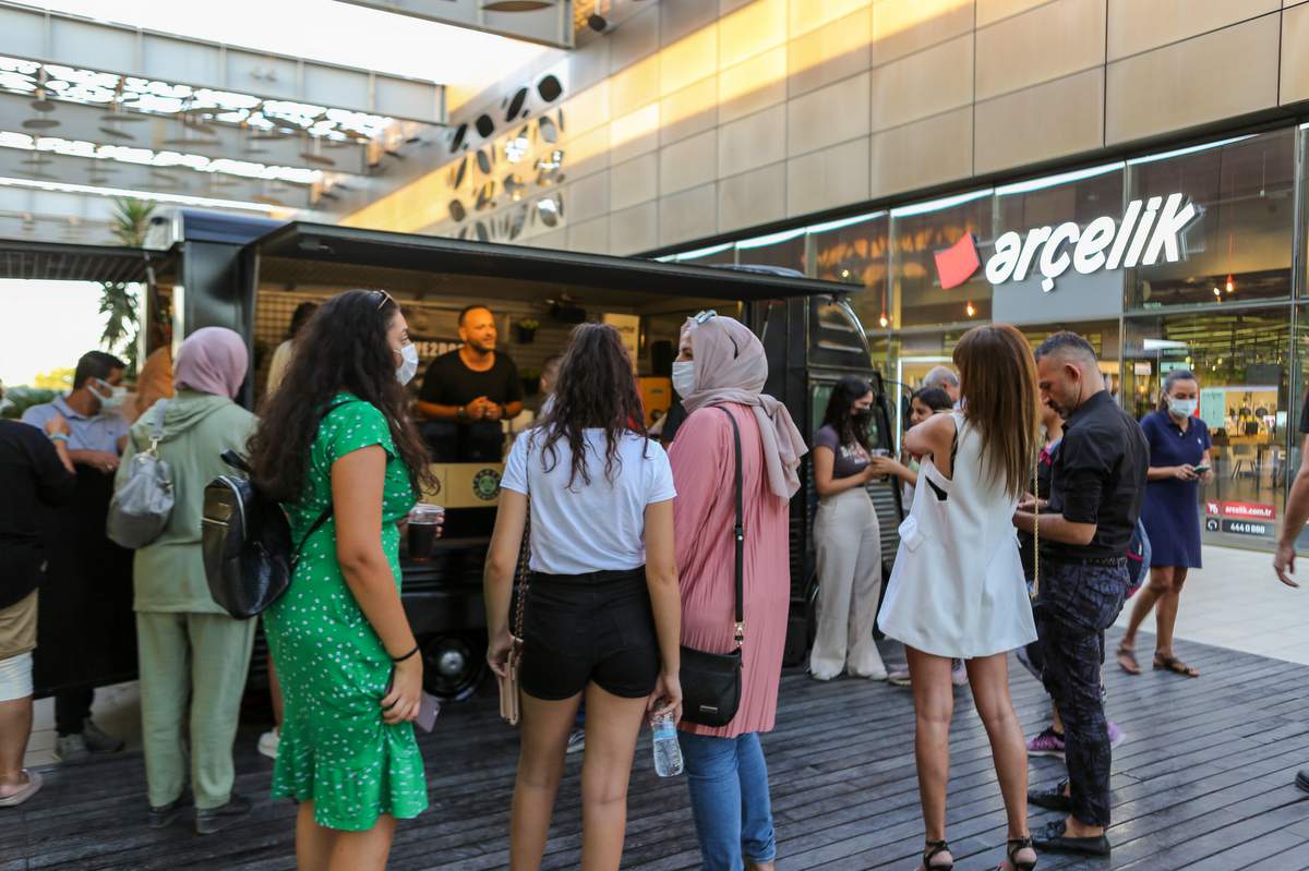 Kahve Dünyası ve Arçelik ortaklığında "1Kahve2Dost karavanı" 