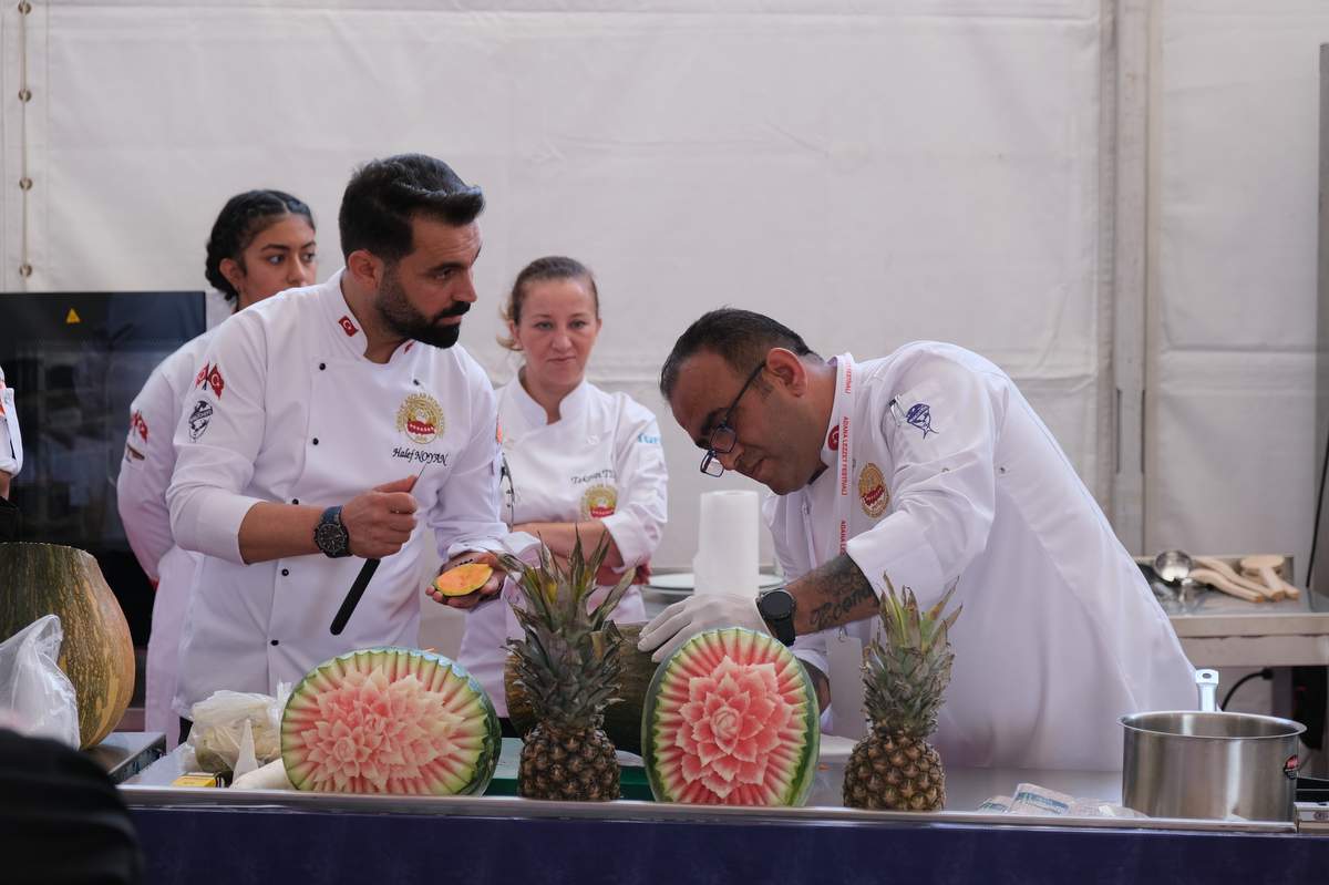 Adana Lezzet Festivali’nde gastronomi şovu