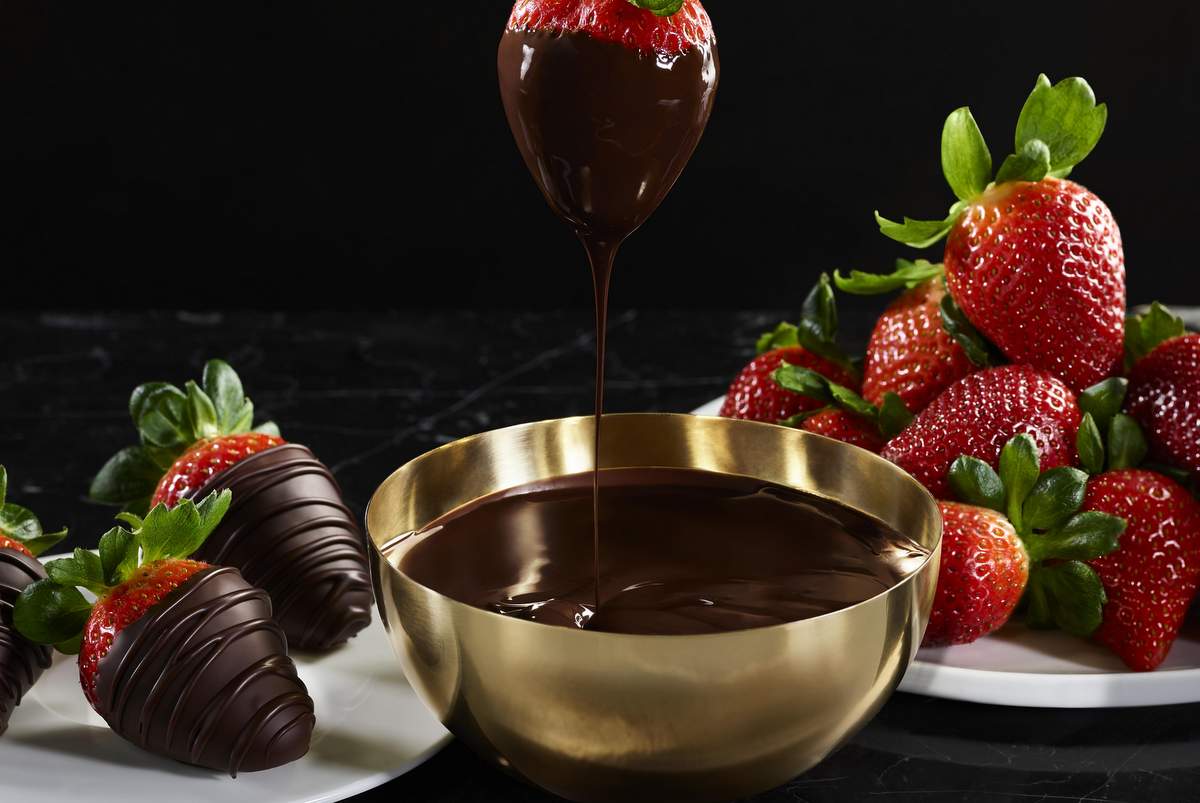 Yeni yılı evde karşılamak isteyenlere Godiva'dan tatlı tarifler