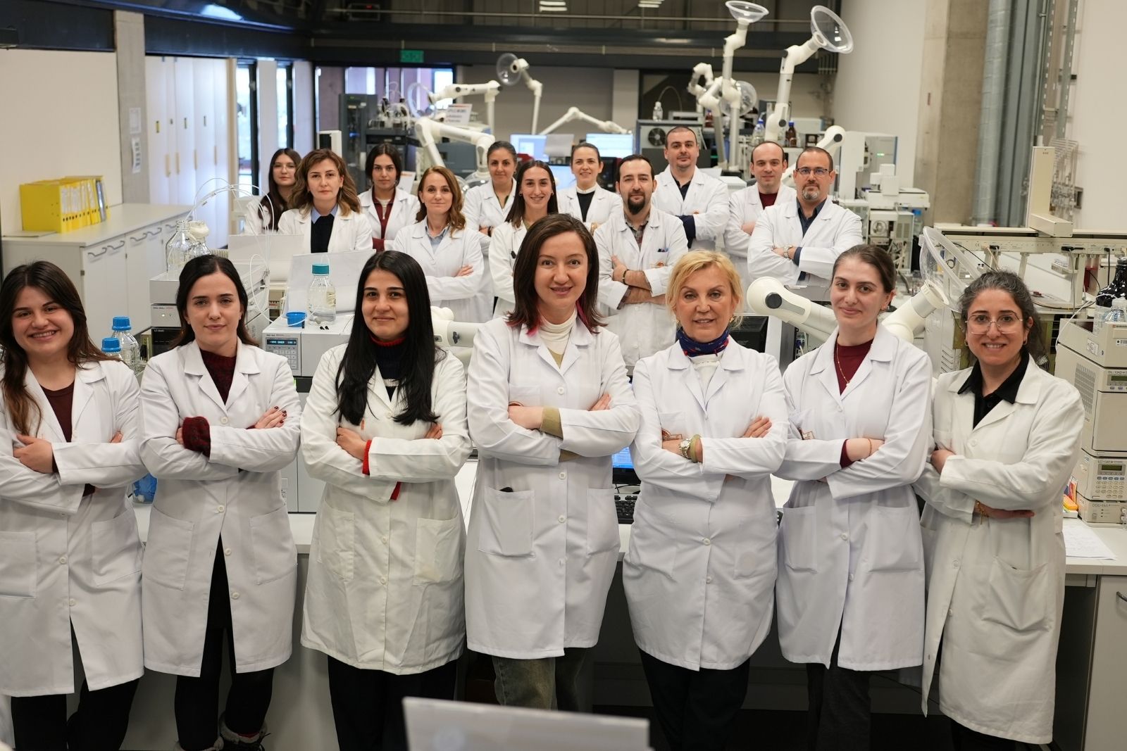 Balparmak propolisin DNA'sını çözdü... 