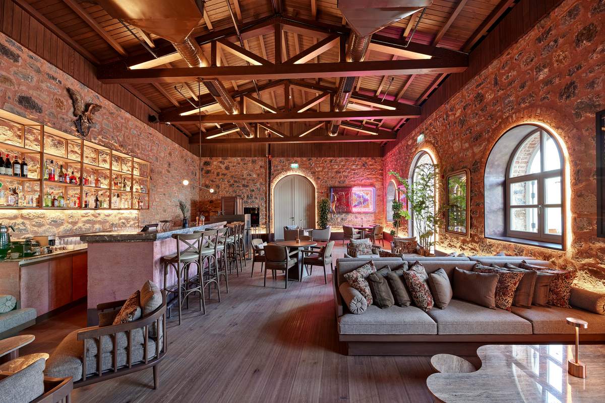 Six Senses Kocataş Mansions, 1860 Lounge ile şehrin gece hayatına hazır!