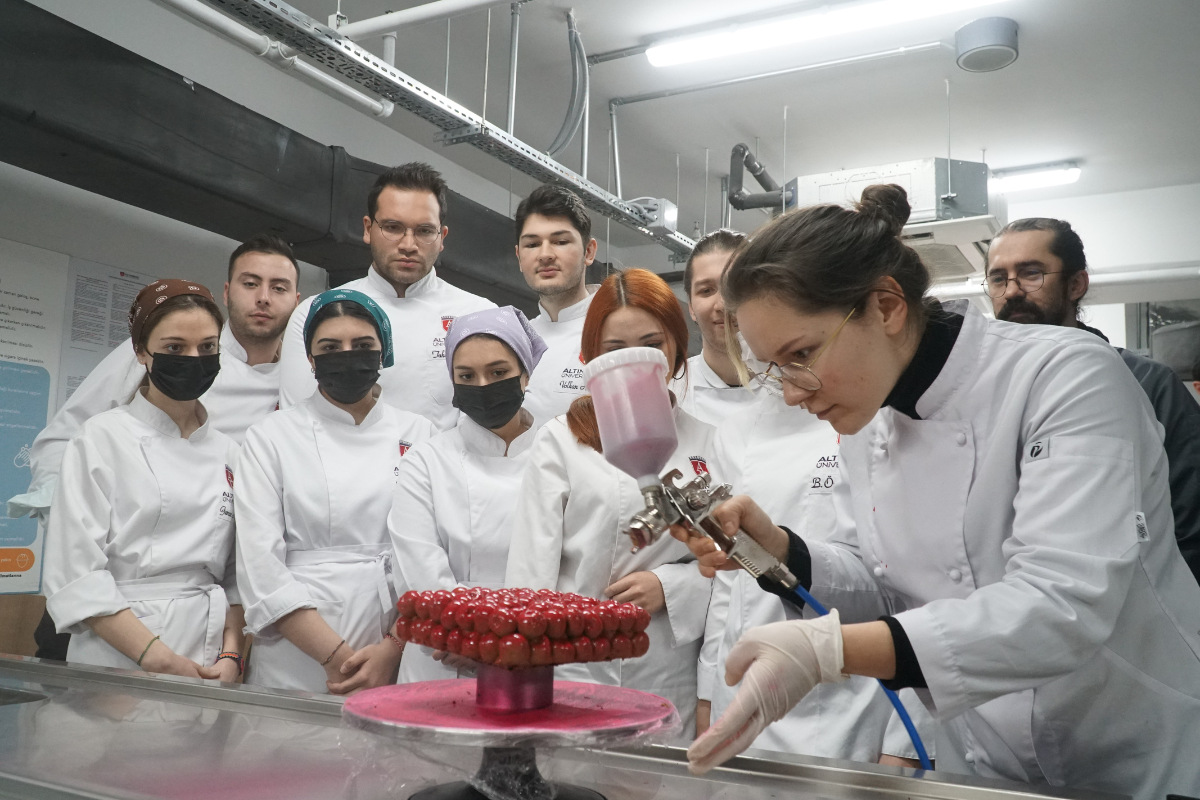 Altınbaş Üniversitesi, geleceğin şeflerini yetiştiriyor