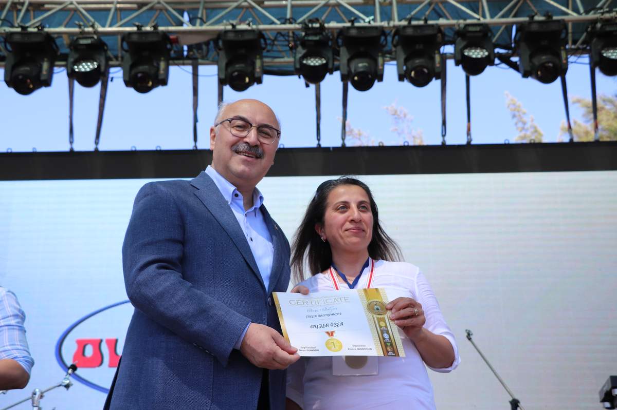 Master Of Cake İzmir'de  birinci belli oldu