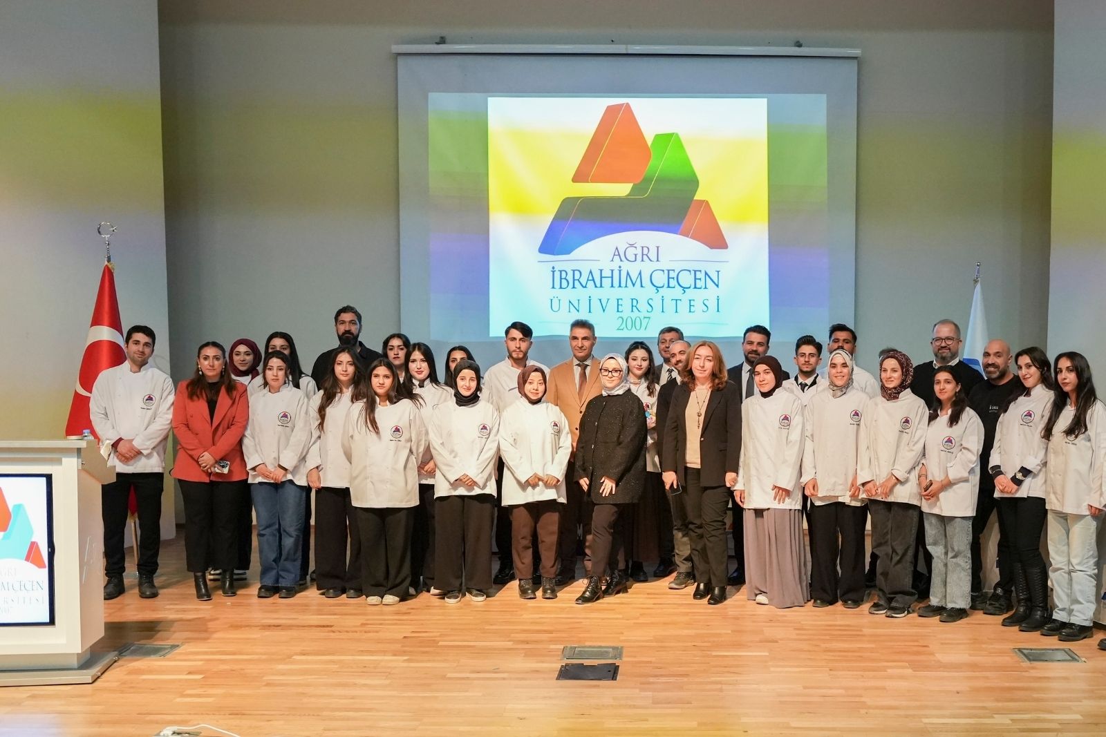 Ağrı’da gastronomi öğrencileri önlük giyerek mesleğe ilk adımlarını attı