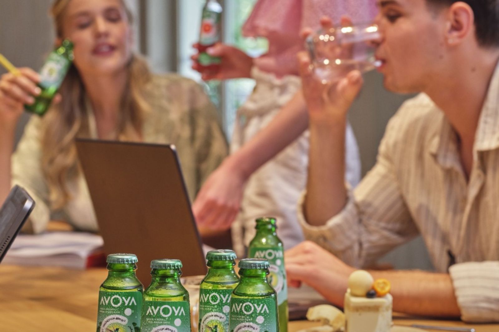 Soğuk havalarda bedenin ritmini yenileyen mineral kaynağı AVOYA doğal maden suyu