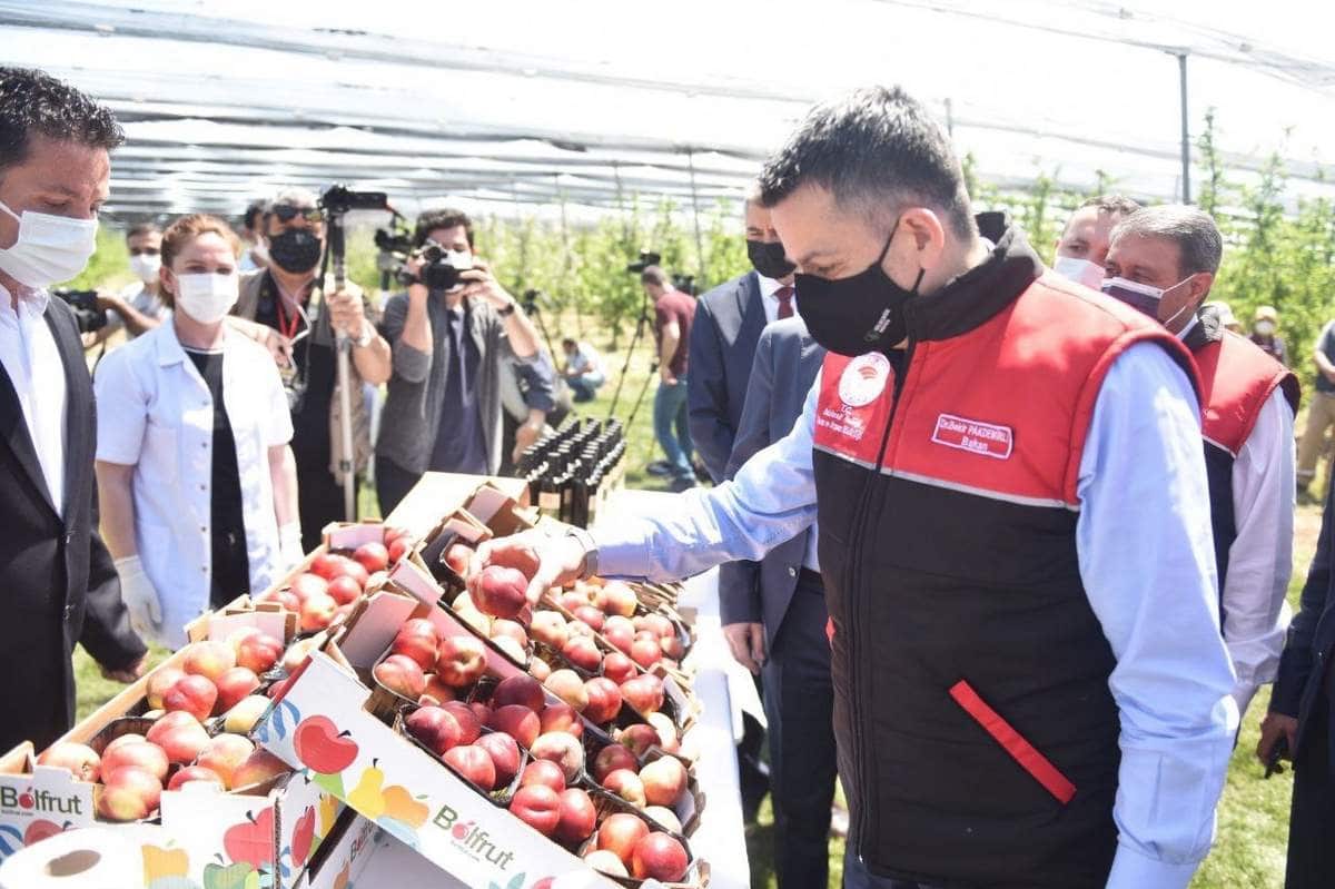 Bakan Pakdemirli’den Anadolu Etap’ın Balıkesir çiftliğine ziyaret 