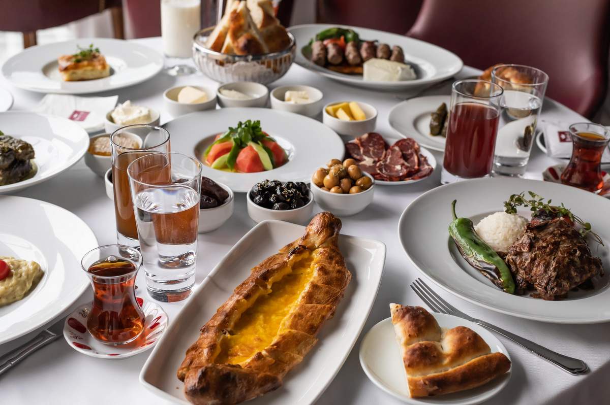 Türk ve Osmanlı Mutfağı'nın lezzet dolu iftar sofraları Borsa Restaurant’da