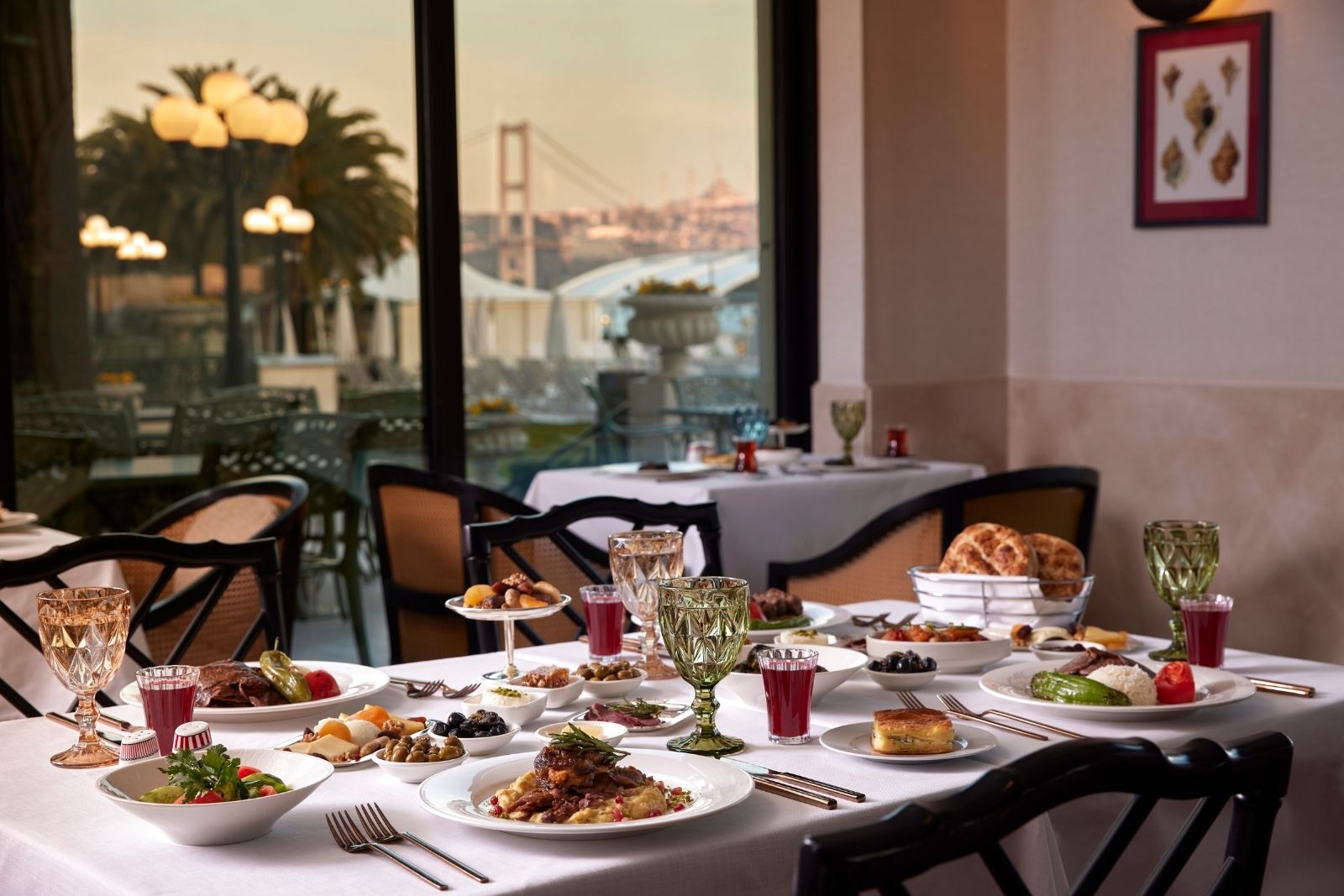 Borsa Restaurant’ta iftar sofrası saray ihtişamıyla buluşuyor... 