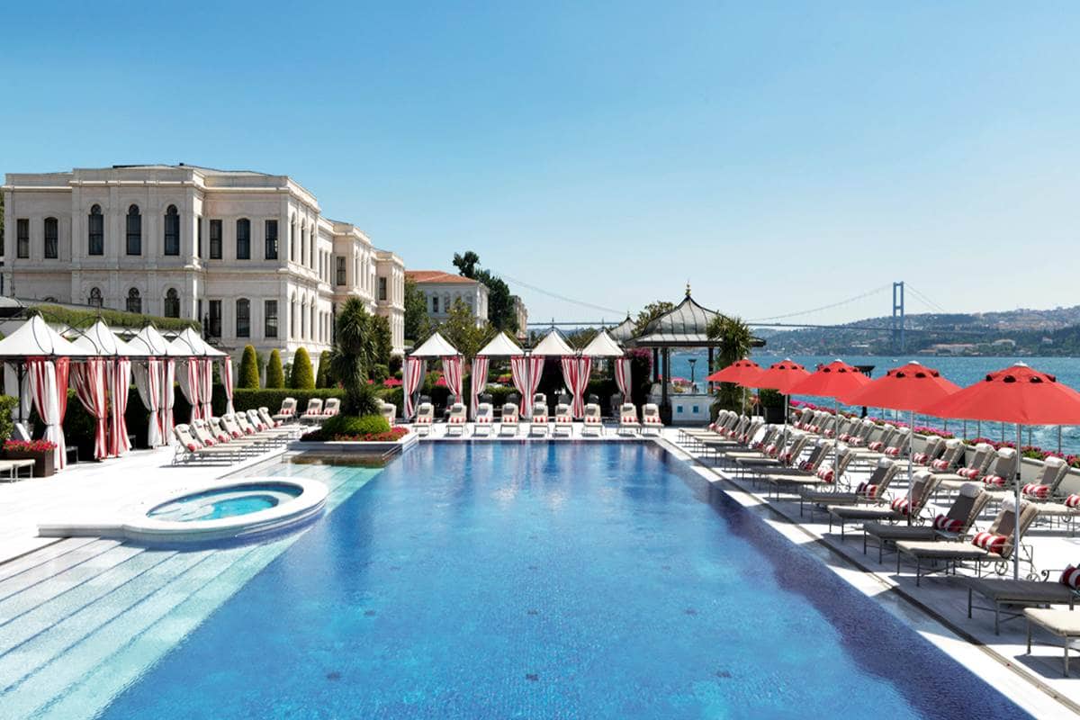 Four Seasons Hotel: Yaz aylarının eğlenceli buluşma noktası