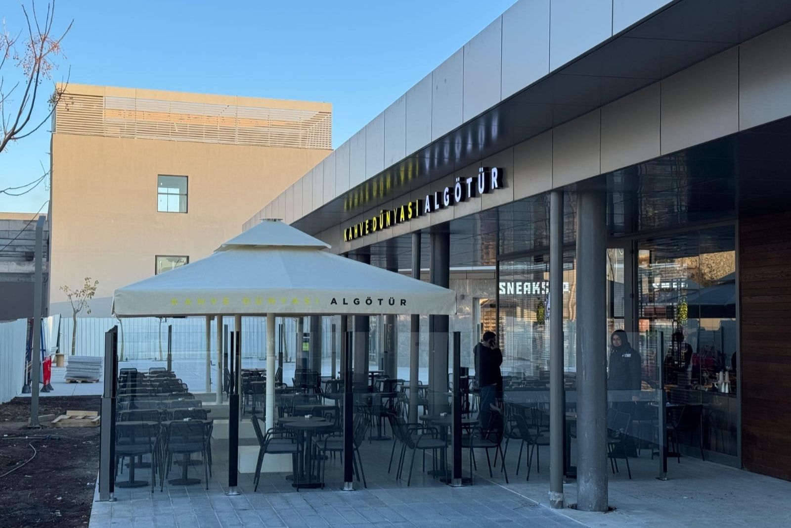 Kahve Dünyası Algötür Kuşadası Setur Marina’da