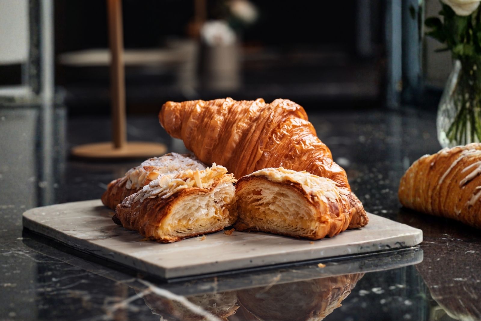 Dünya Kruvasan Günü’nüne özel sunumlar Cafe Marmara’da...