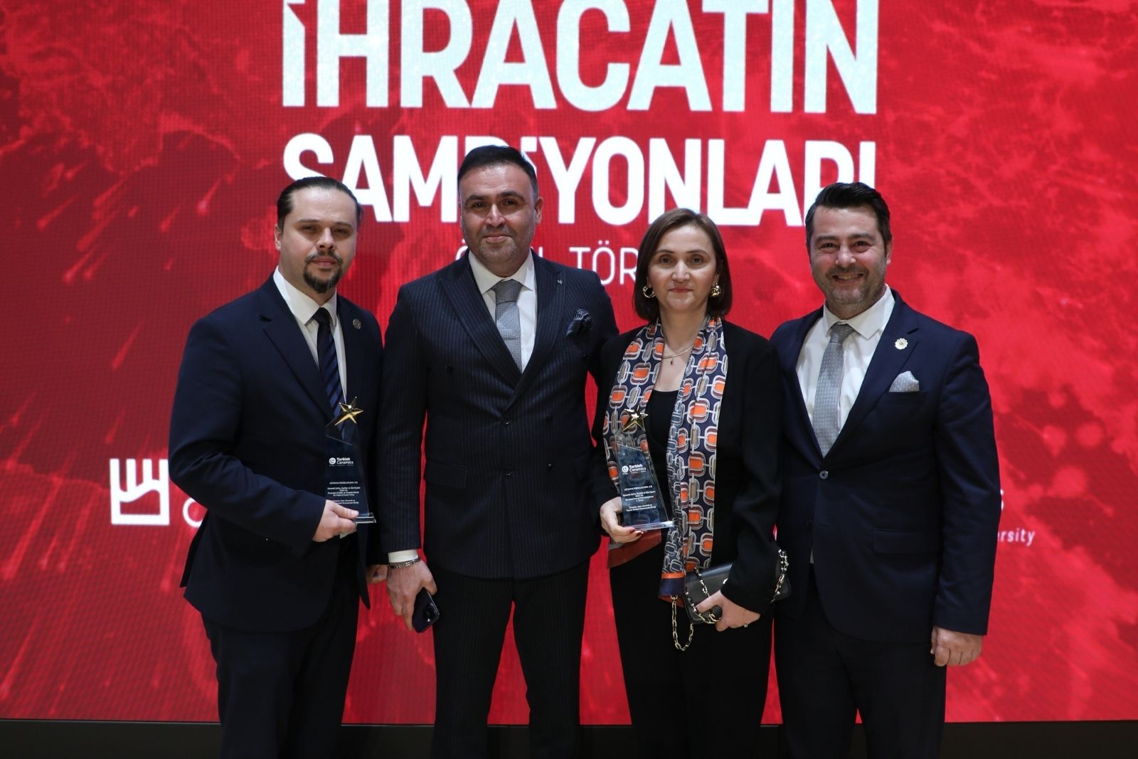Kütahya Porselen, İhracatın Şampiyonları Ödül Töreni’nde iki farklı kategoride birincilik aldı
