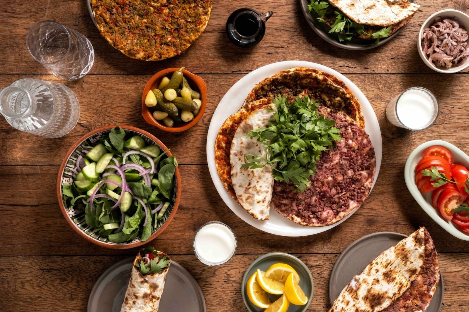 Pek Food lahmacunu yeniden yorumladı: ‘Bildiğin Gibi Değil’