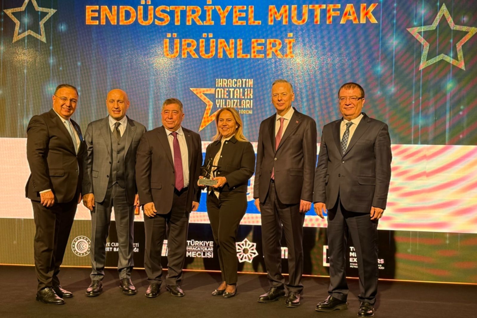 Öztiryakiler İhracatın Metalik Yıldızları ödüllerinde sektöründe 1. oldu 