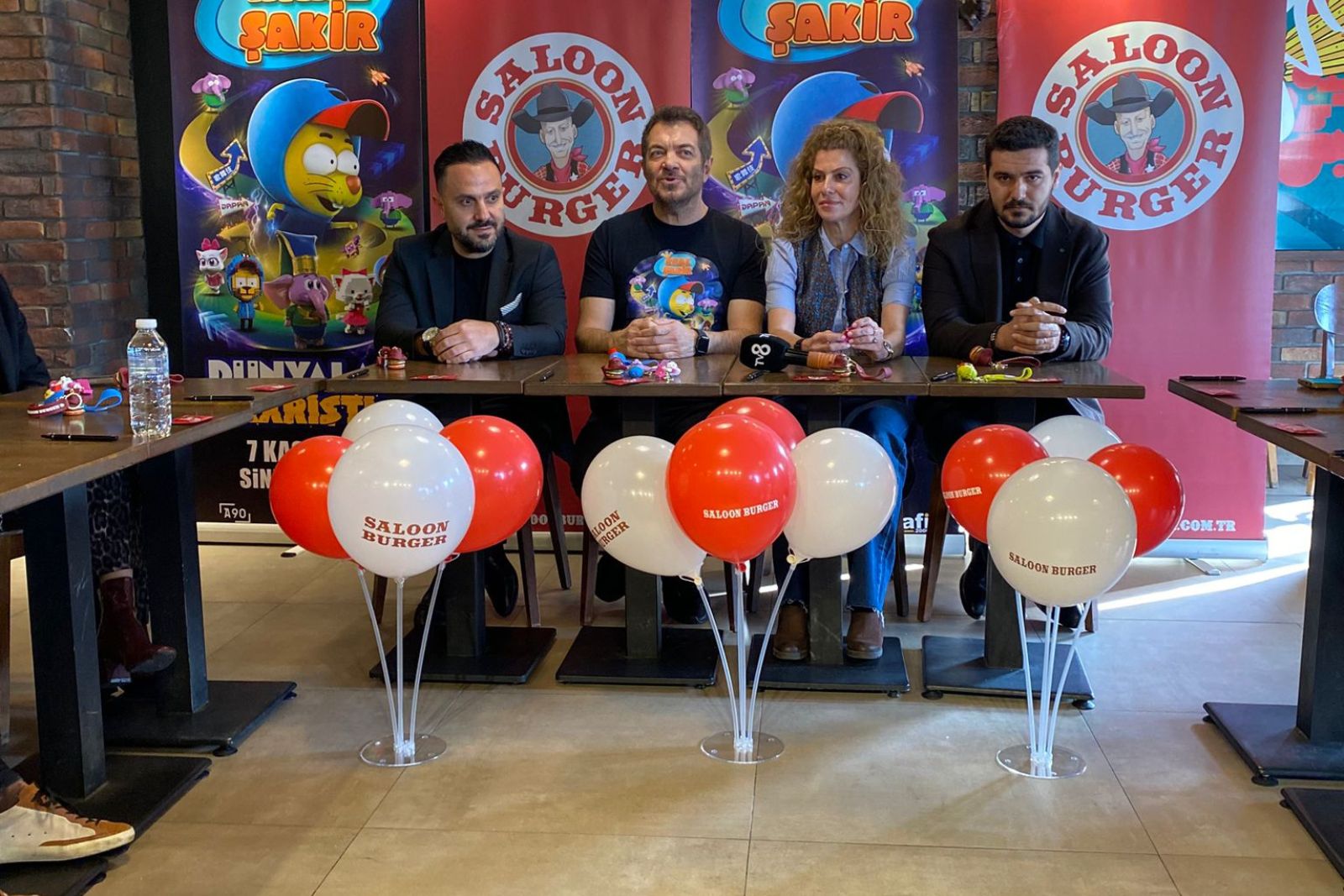 Kral Şakir’in renkli dünyası Saloon Burger’de deneyimlendi