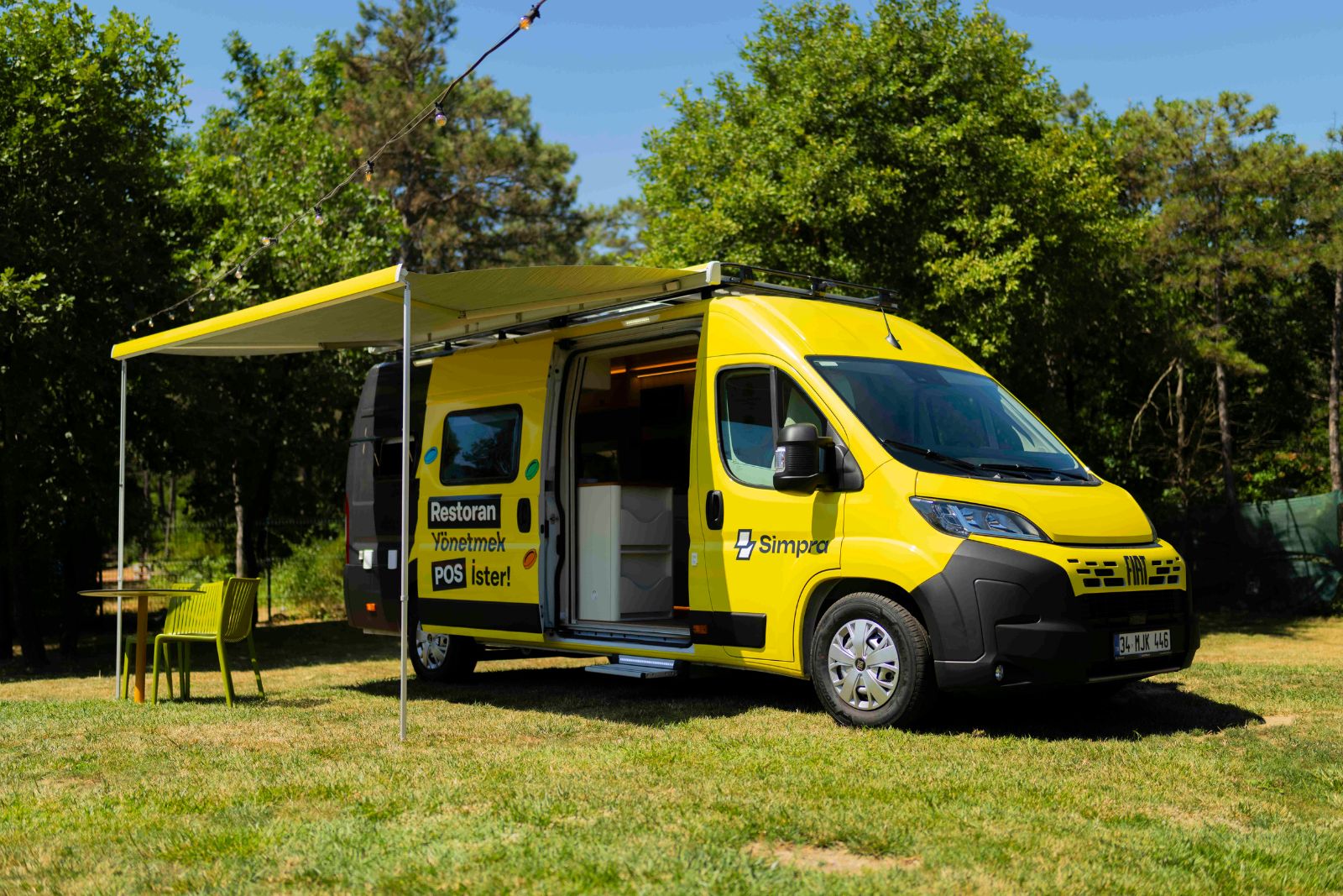 Simpra, mobil karavan projesi Simpravan'la teknolojiyi sahaya taşıyor 