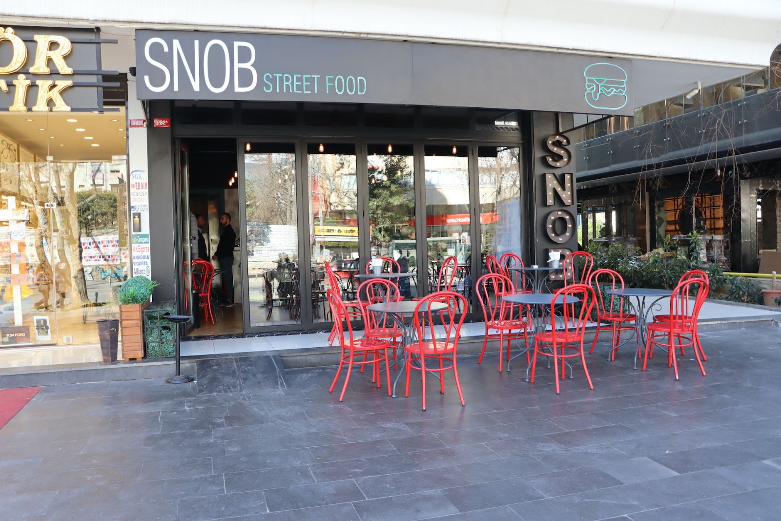 Snob Street Food yeni menüsüyle sokak lezzetlerini yeniden yorumluyor