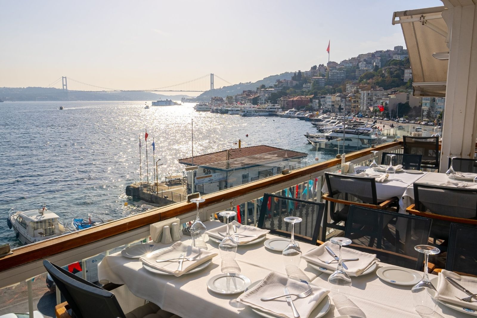 Sur Balık yaz sezonunda lezzeti manzarayla buluşturuyor 