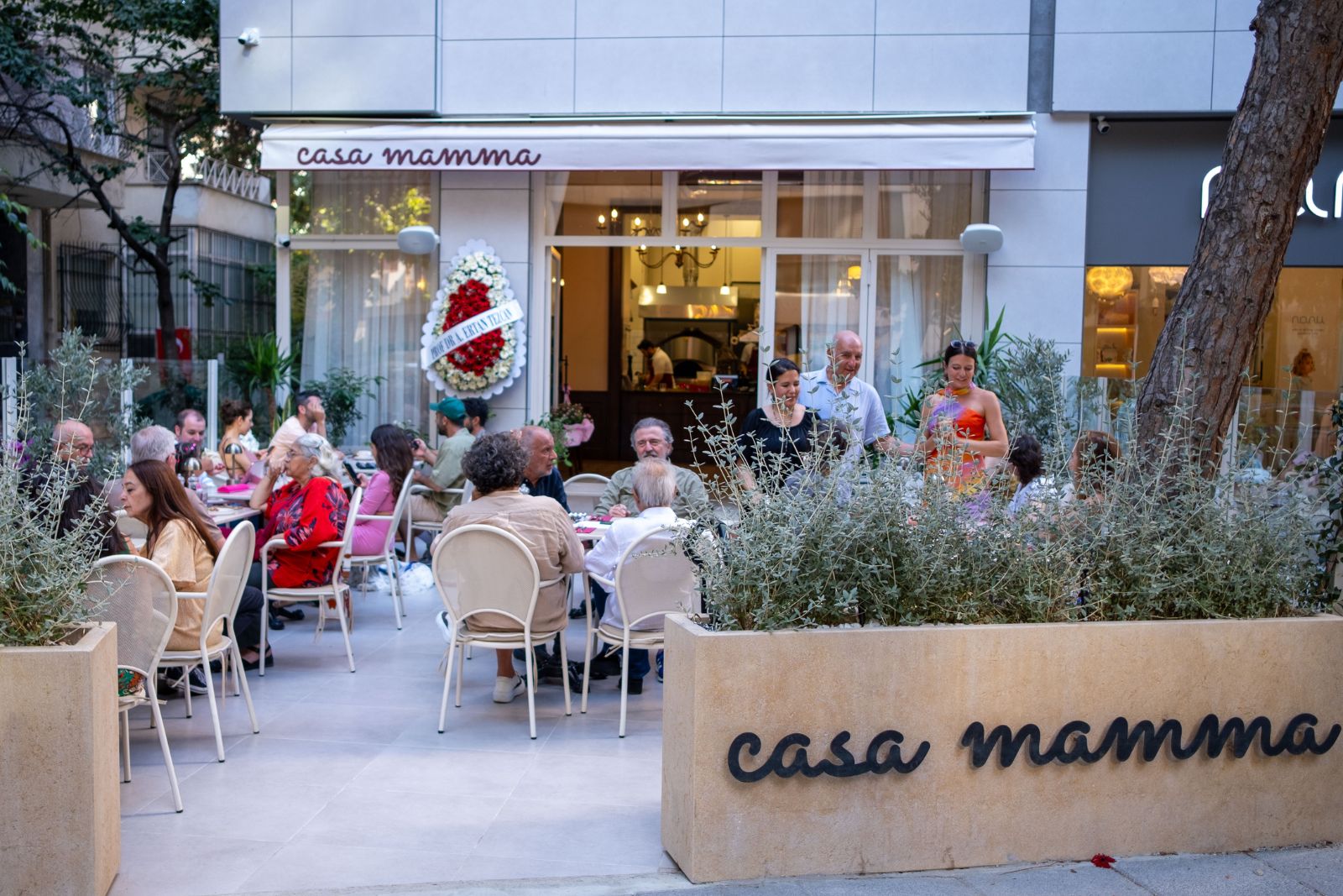 Üç kız kardeşin ortak yolculuğu: Casa Mamma