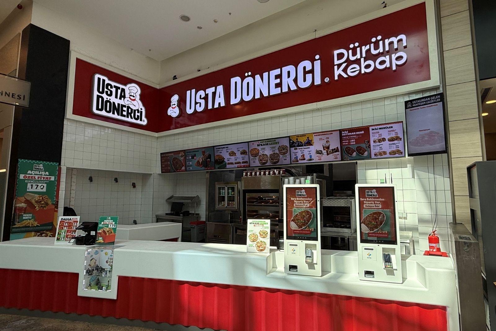 Usta Dönerci'nin Kozyatağı şubesi açıldı