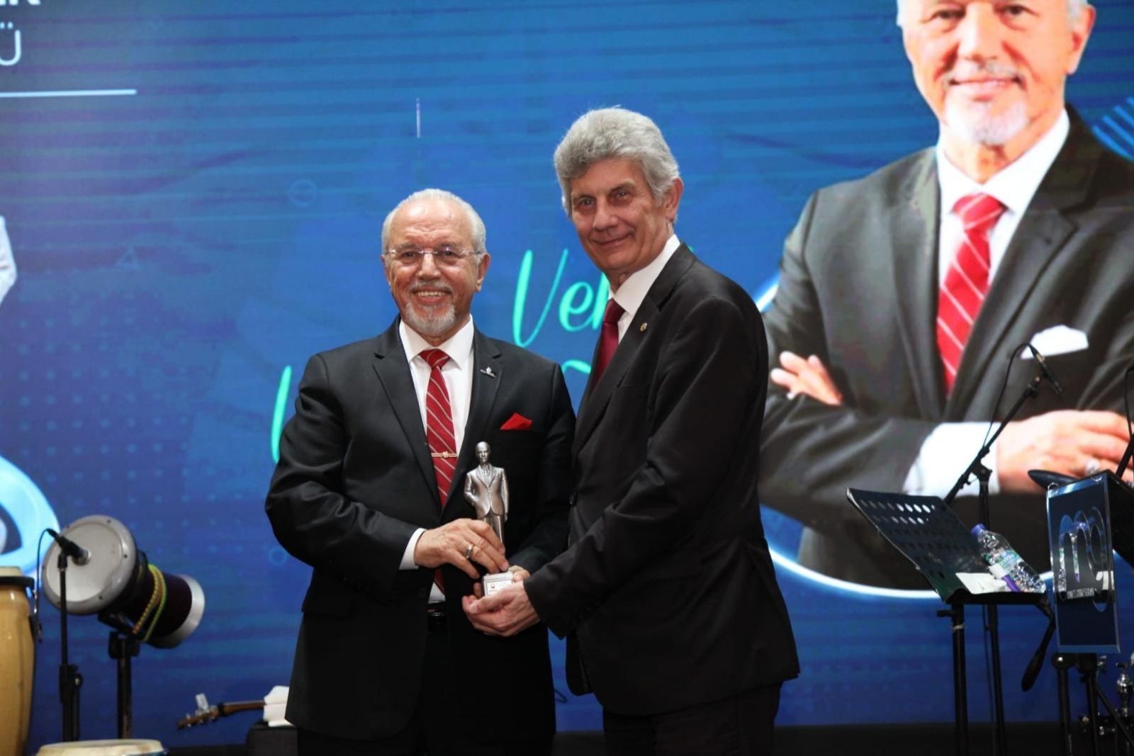 İnoksan Yönetim Kurulu Başkanı Vehbi Varlık’a meslek onur ödülü