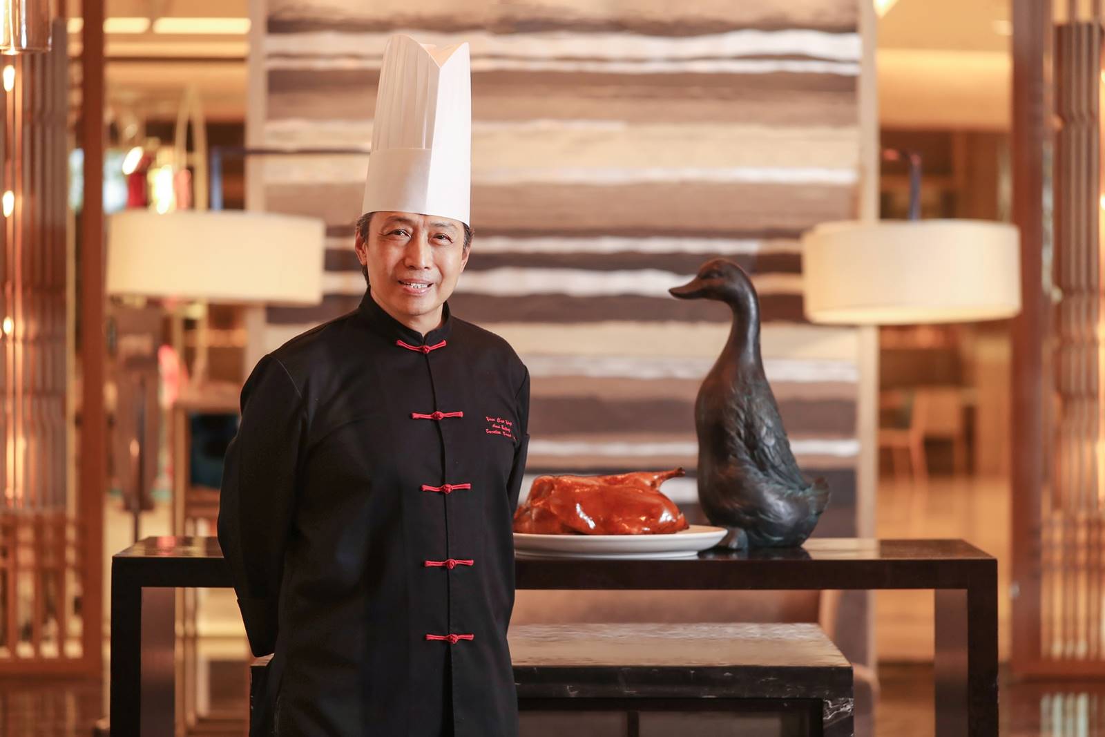 Pekin Ördeği Ustası Ünlü Şef Yuan Chao Ying, Çin’in ikonik lezzetlerini Shang Palace’a getiriyor