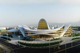 Rönesans, Türkmenistan’ın ilk çok amaçlı otel ve iş merkezi projesini inşa etti