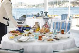 Four Seasons Hotel Bosphorus’da özlenen iftar sofraları