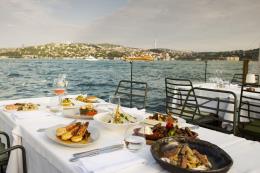 Oligark İstanbul'da kaliteli müzik ve dünya mutfaklarından lezzetler