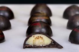 Ali Muhiddin Hacı Bekir’in badem ezmesi, Defne Tokay’ın artizan çikolatasıyla buluştu